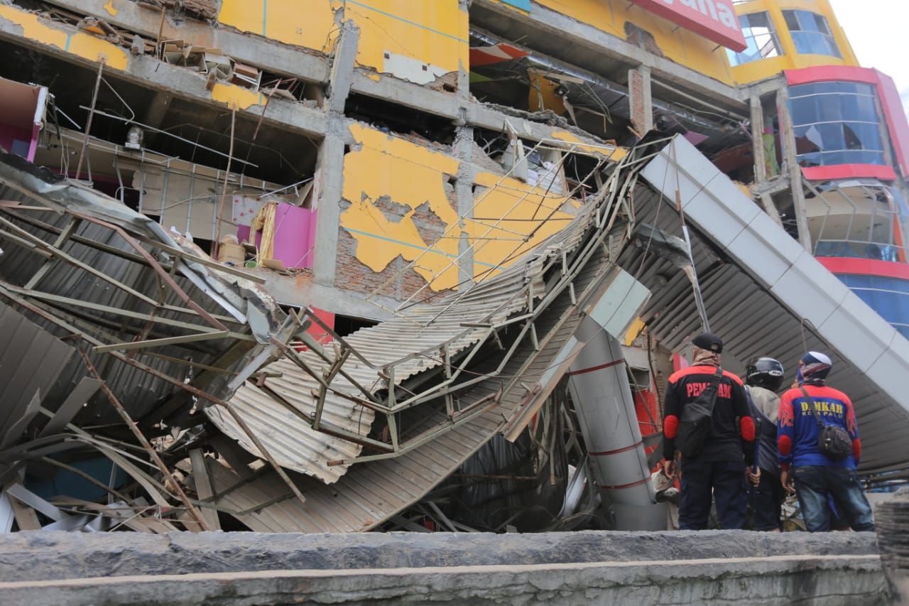 Foto gempa dan tsunami di Palu