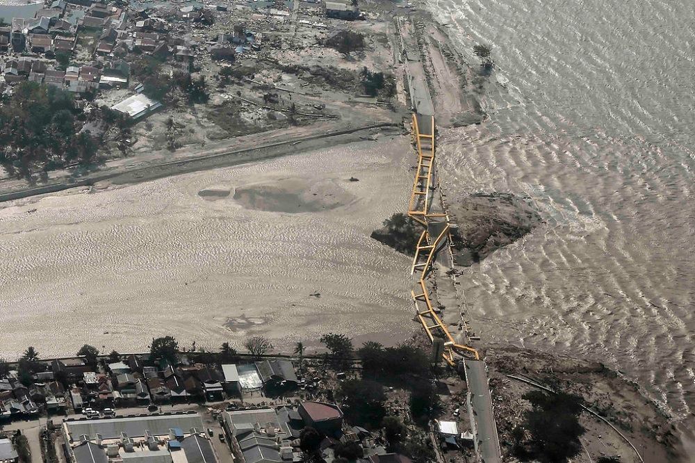 Jembatan Kuning di palu Ambruk akibat gempa Donggala