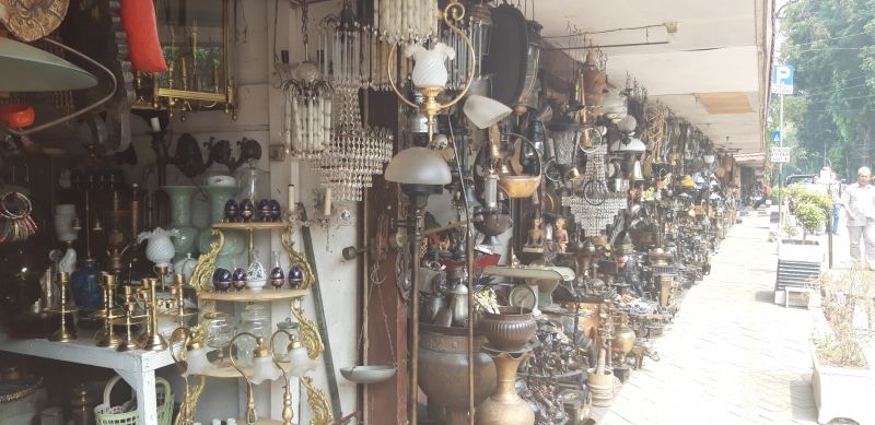 Berburu Lampu Seken Dan Antik Di Jalan Surabaya Harga Lebih Murah