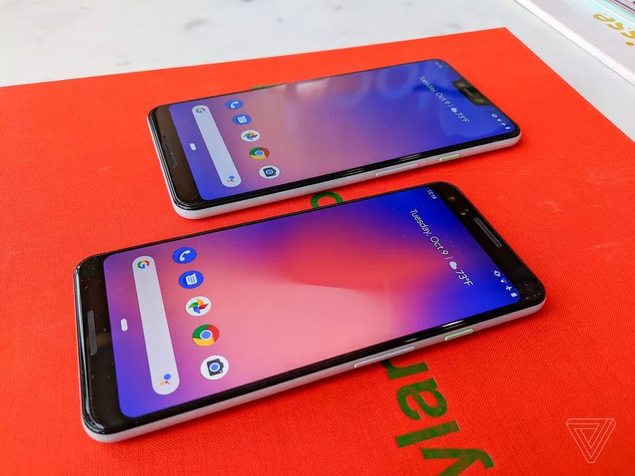 Tampilan depan Google Pixel 3 and 3 XL