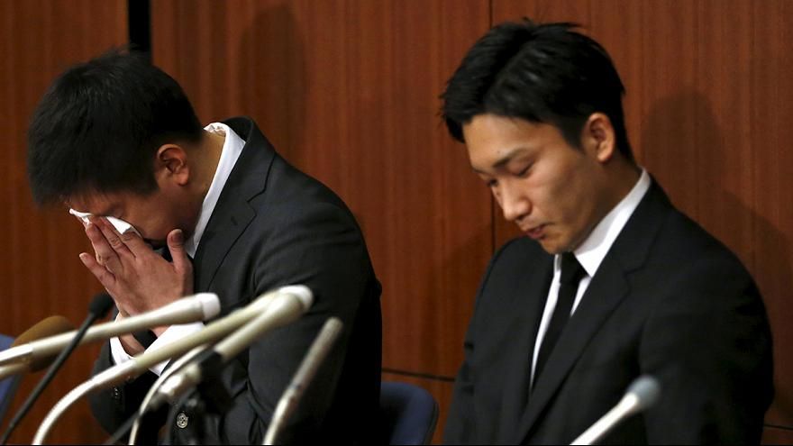 Kento Momota bersama rekannya meminta maaf kepada publik.