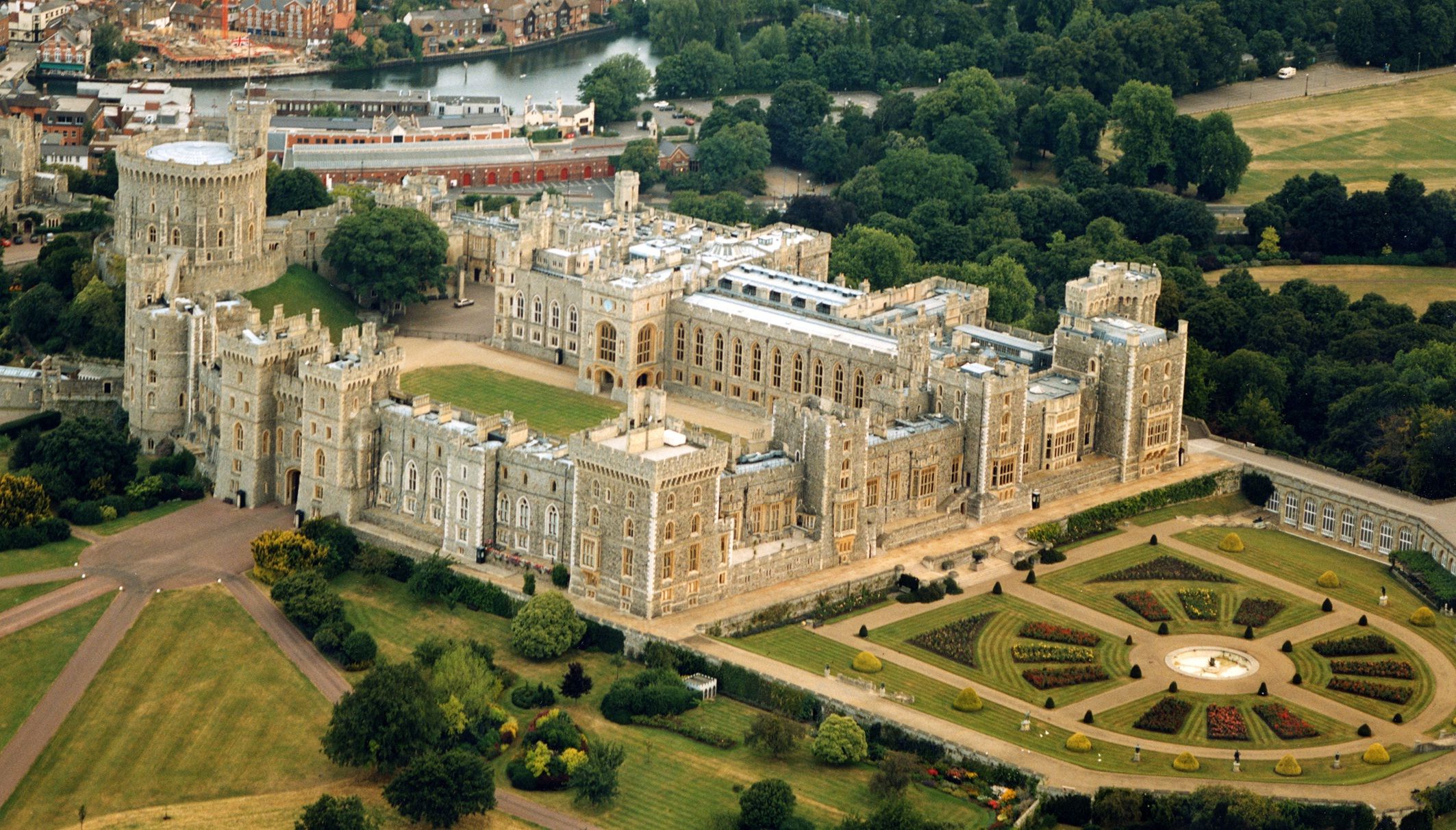 Yuk Intip Megahnya Kastil Windsor, Tempat Princess Eugenie Menikah