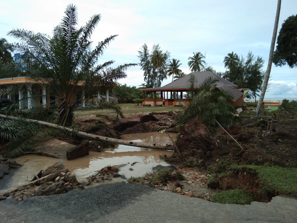 Banjir Terjang Mandailing Natal, Beberapa Bangunan Hanyut dan Rusak