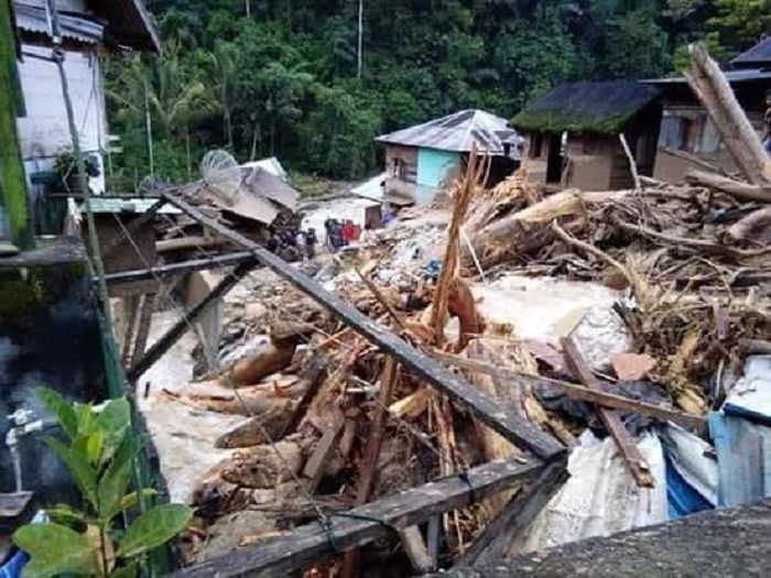 Banjir Terjang Mandailing Natal, Beberapa Bangunan Hanyut dan Rusak