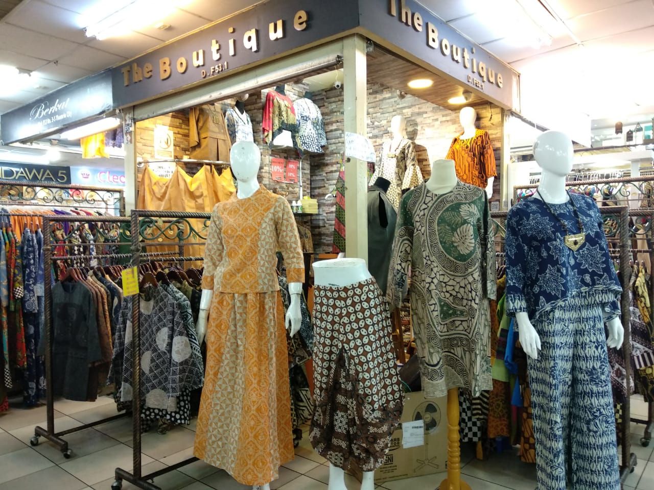 Pilihan Busana Motif Batik Untuk Hijabers di Pusat Belanja Hijab Lengkap Thamrin City