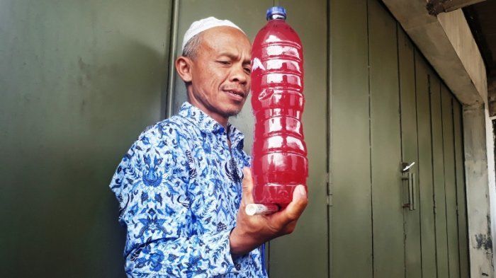 Miris! Air PDAM Dekat Rumah Jokowi di Solo Berwarna Merah, Ini Sebabnya