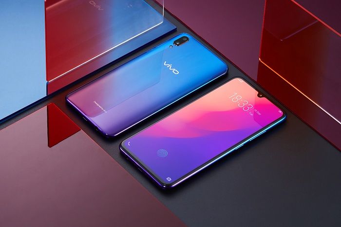 Vivo V11 Pro hadir dengan beragam pilihan warna yang menarik