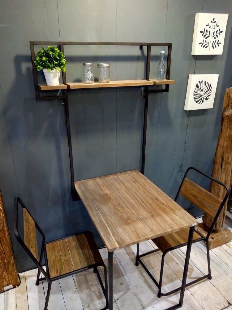 Inspirasi desain furnitur berupa meja lipat ini didesain oleh Kayulama yang memilki showroom di Semarang