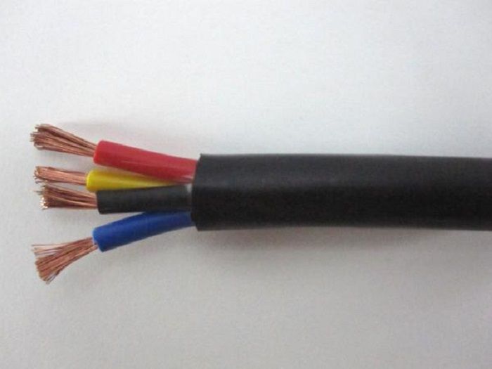 Kabel jenis NYY memiliki lapisan isolasi PVC (biasanya warna hitam), ada yang berinti 2, 3 atau 4.  Kabel NYY digunakan untuk instalasi tertanam (kabel tanah), dan memiliki lapisan isolasi yang lebih kuat dari kabel NYM.