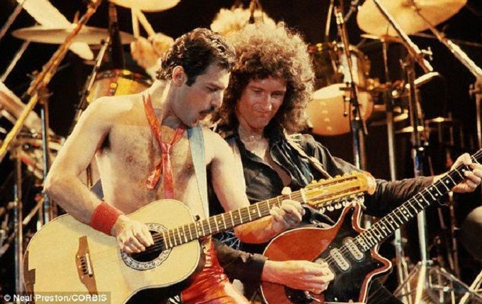 Freddie Mercury melawan HIV AIDS