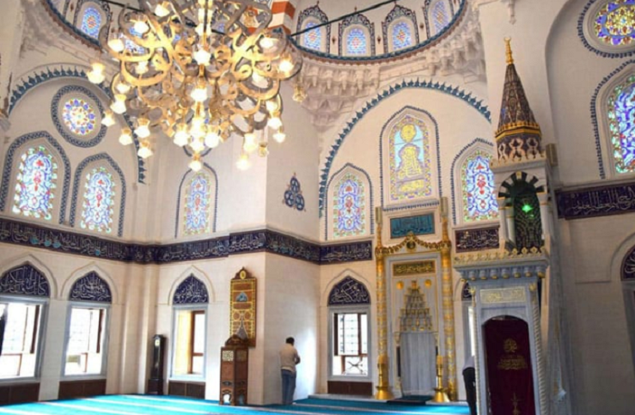  Masjid Tokyo Camii, Lokasi Pernikahan Maia Estianty?