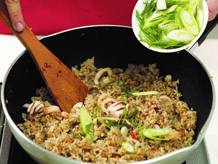 Tips Membuat Nasi Goreng Enak 4 Kesalahan Ini Bikin Nasi Goreng Menggumpal Yuk Hindari Semua Halaman Sajian Sedap