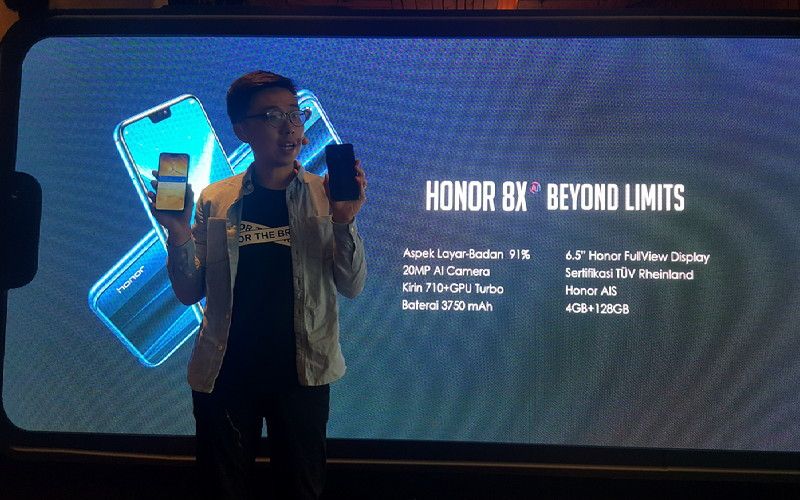 Media gathering Honor 8X