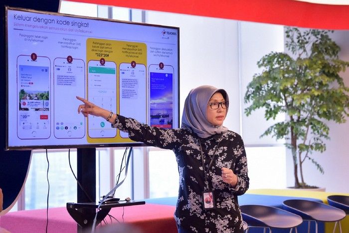 VP Digital Experience & Business Insight Telkomsel Tuty R Afriza, bicara modus penipuan via MyTelkomsel di Jakarta (611)