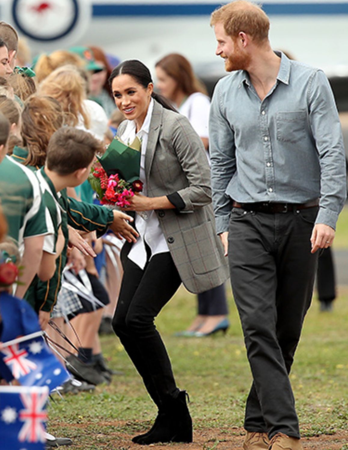 Adu Gaya Busana Kate Middleton dan 