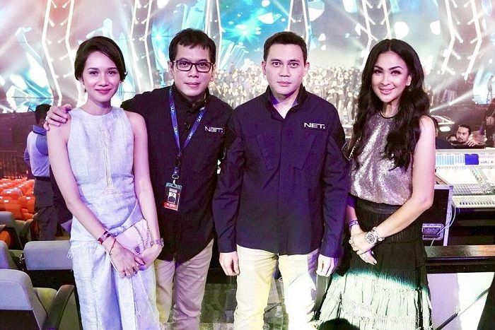 Gista Putri (kiri), istri pemilik TV swasta