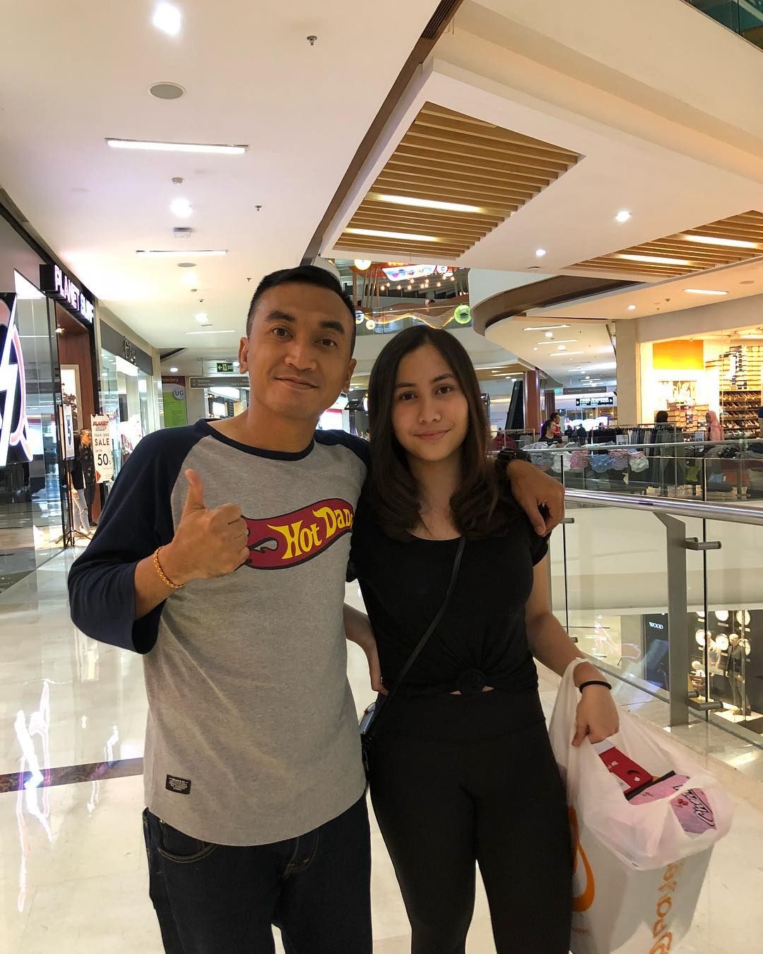 Intip Momen Manis Rico Ceper Dan Putri Sulungnya Yang Beranjak Remaja Semua Halaman Grid Id