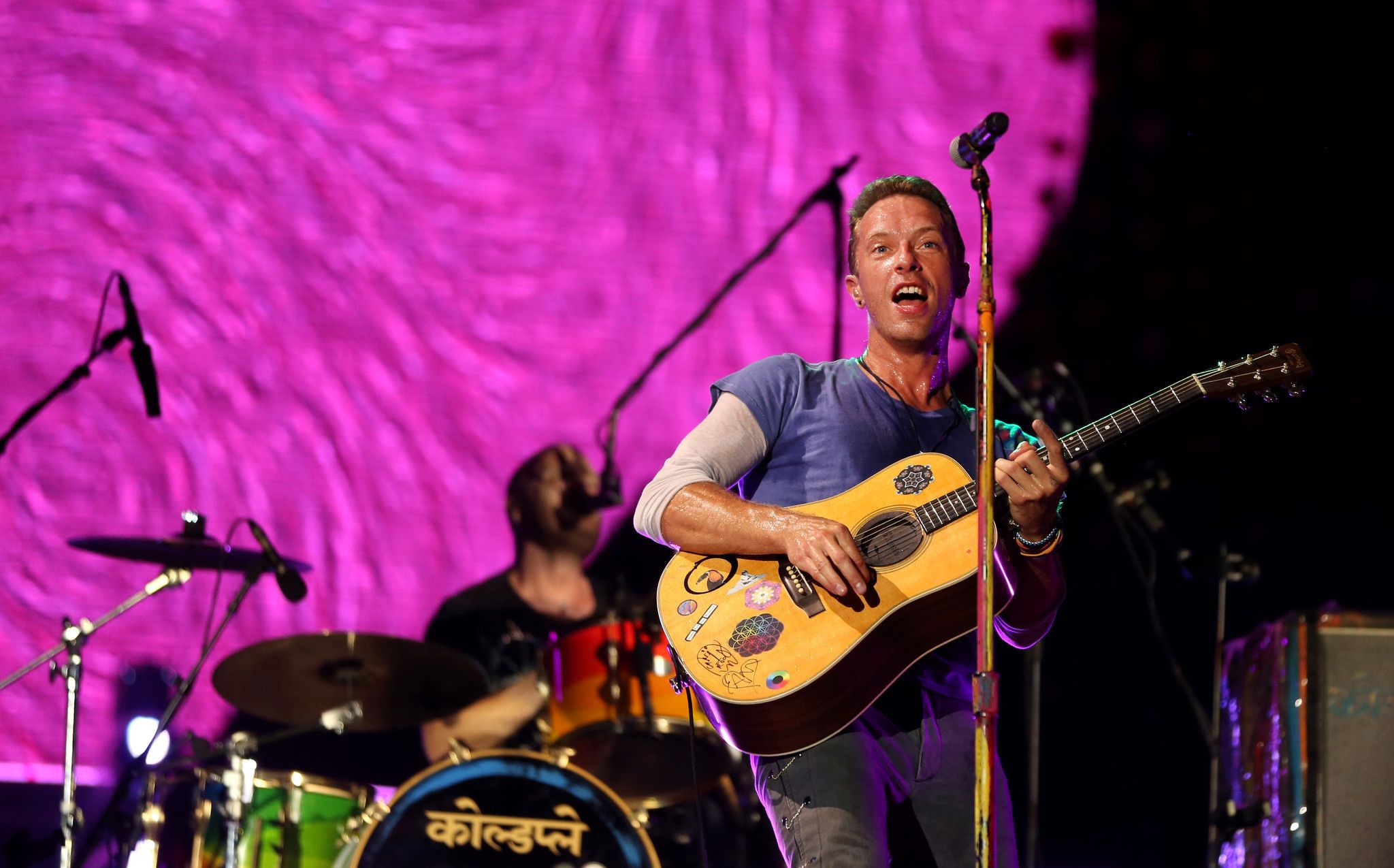 Coldplay Rilis Film Dokumenter, Intip Rumah Milik Vokalisnya