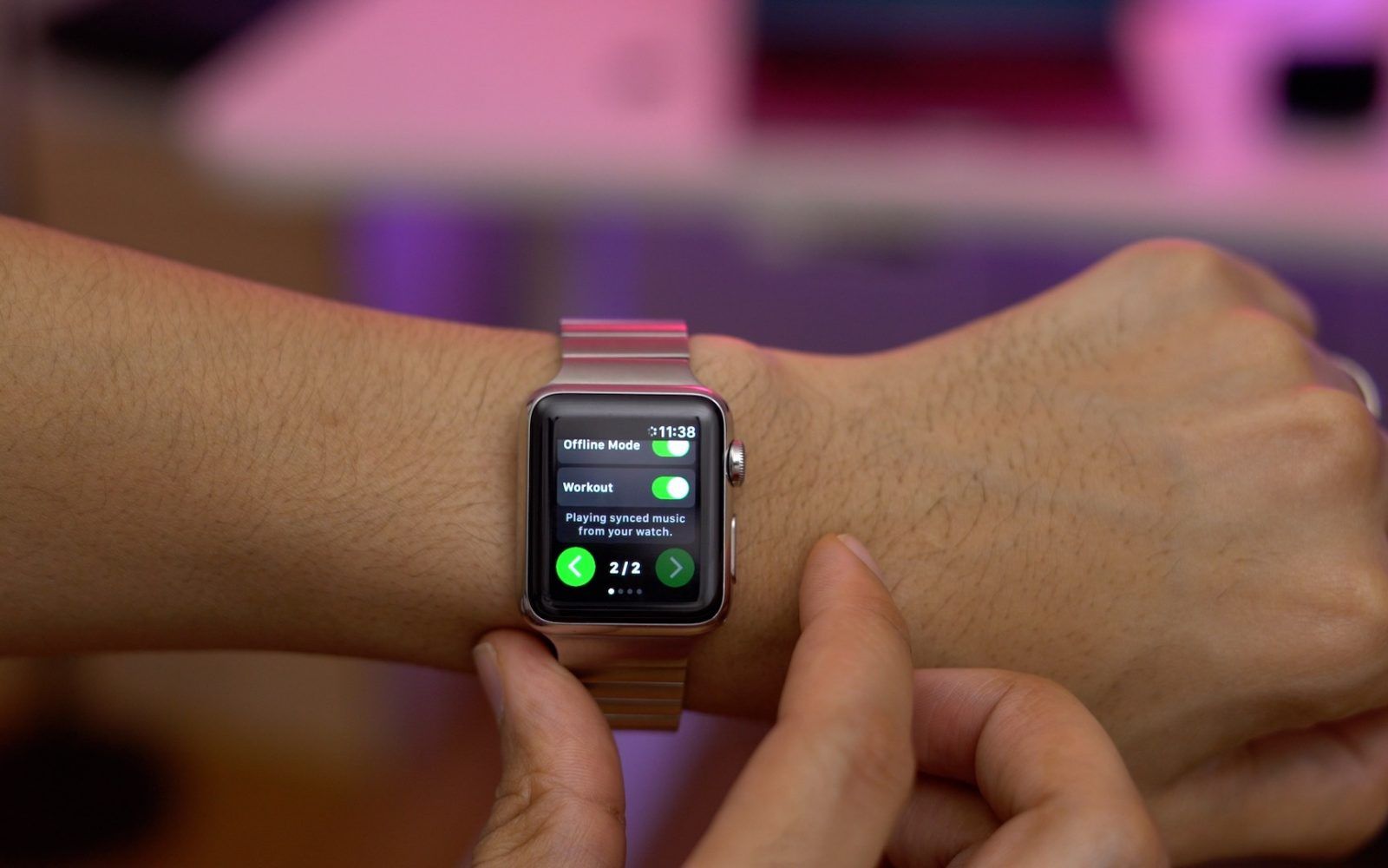Kini Dengarkan Lagu-lagu Spotify Bisa Langsung dari Apple Watch - Info  Komputer