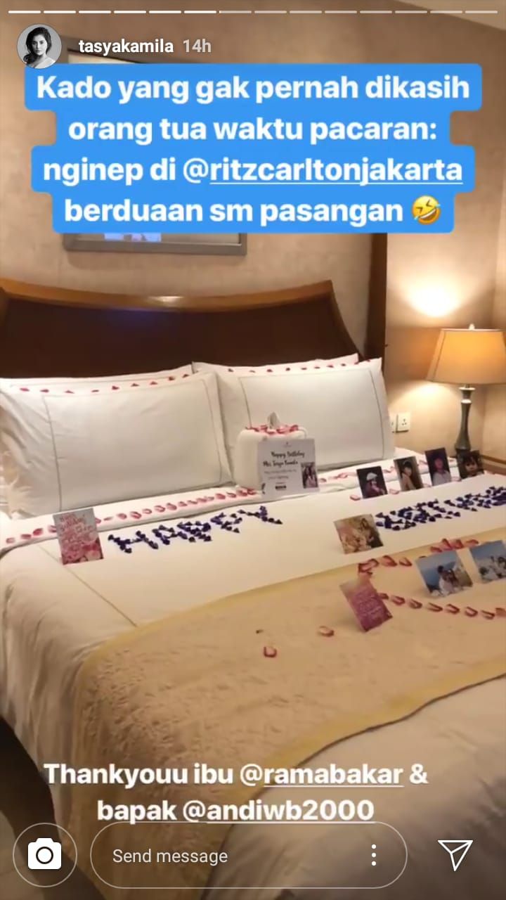 Tasya berlibur bersama suami