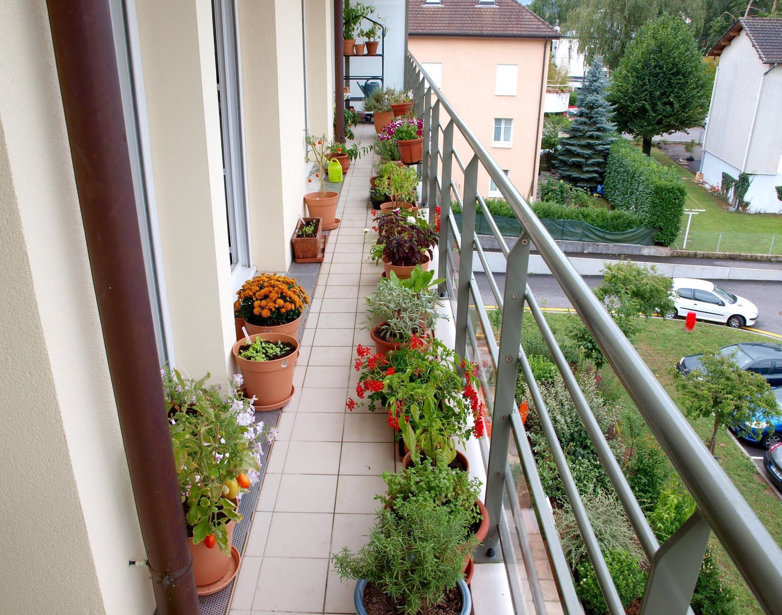 9 desain taman di area balkon
