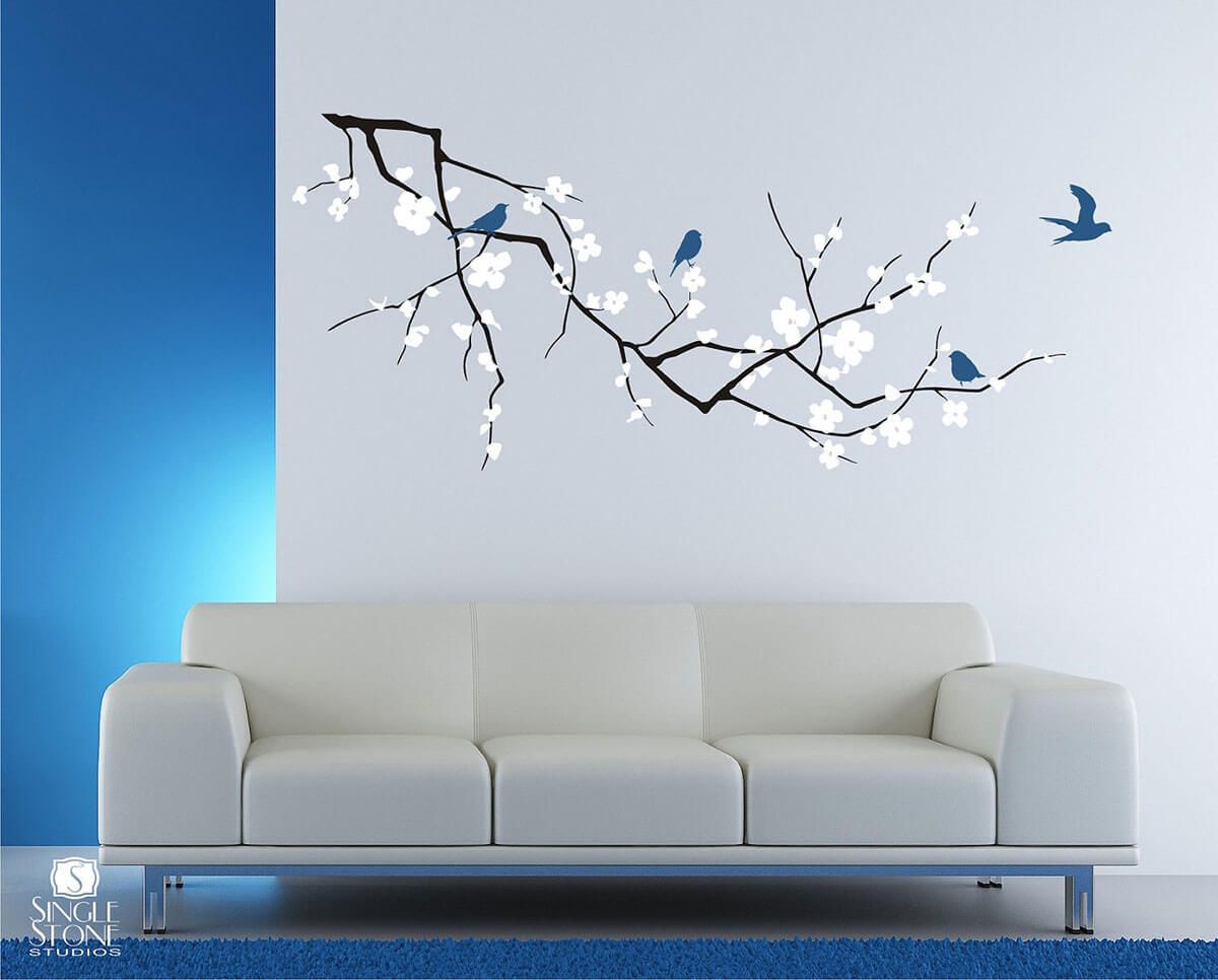 Wallpaper burung biru dengan bunga ini cocok diaplikasikan pada ruang keluarga