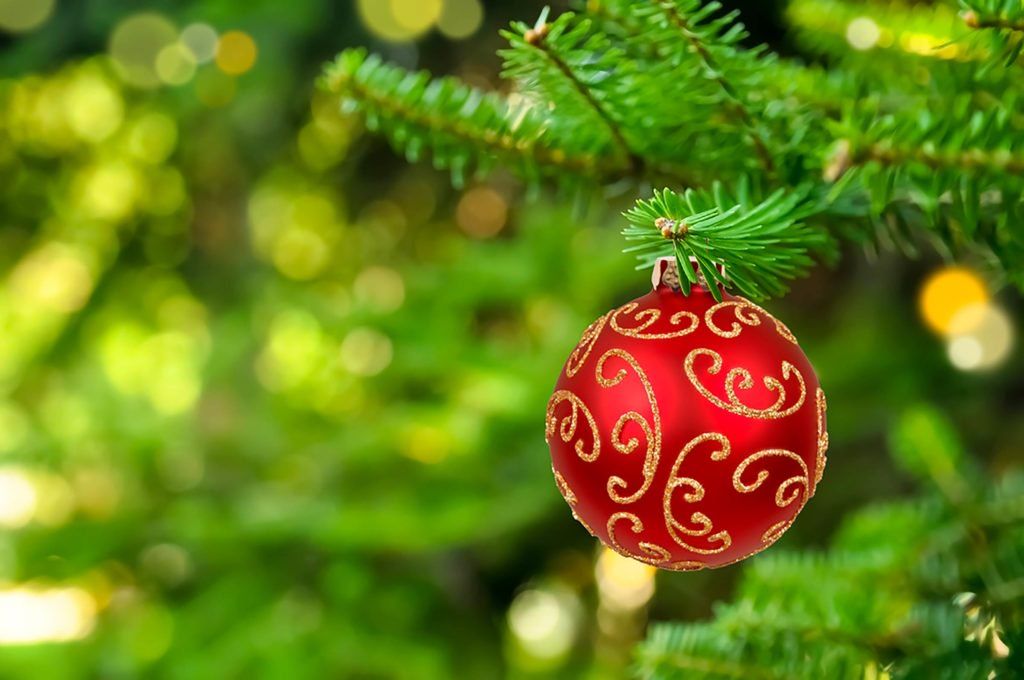 Jelang Natal 2018, makna hiasan pohon natal berupa dekorasi berwarna merah dan hijau