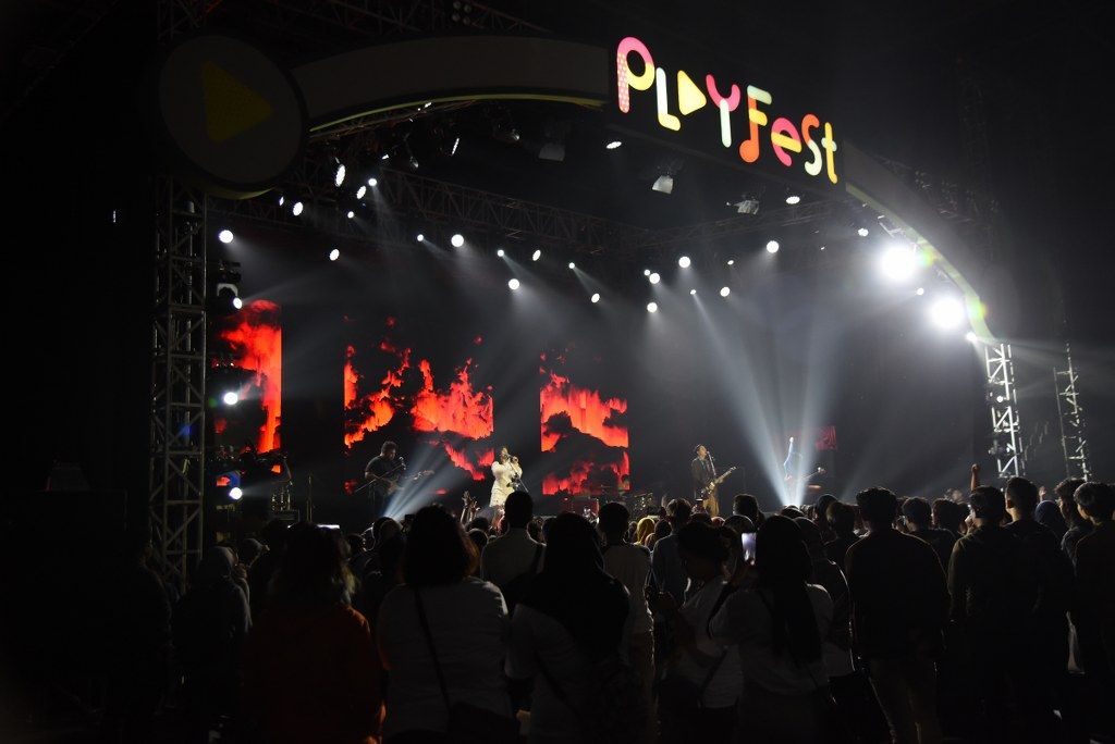 Barasuara di panggung Playstage