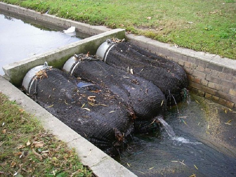 Jaring sampah di drainase Australia