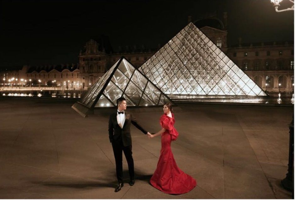 Jusup dan Clarissa melakukan sesi foto prewedding di Paris