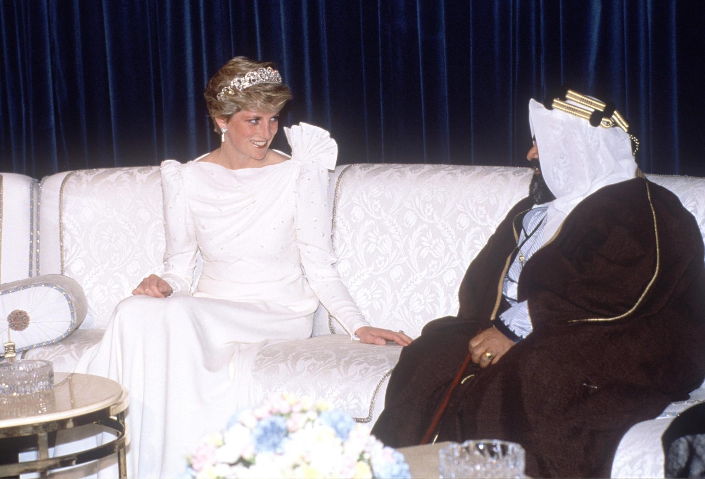 Diana saat berkunjung ke Bahrain tahun 1986