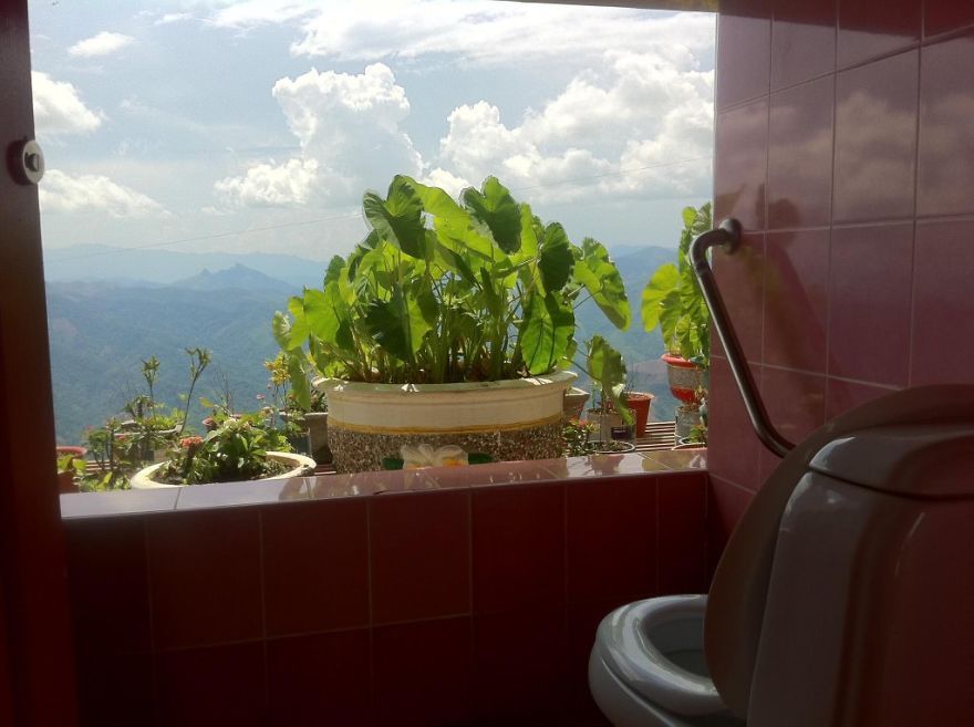 Toilet di Lao Loo