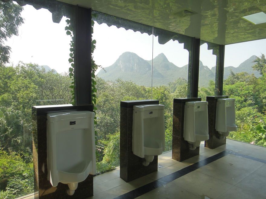 Toilet di China