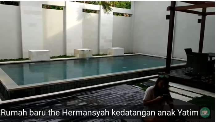 kolam renang di rumah Anang Hermansyah yang ada di kawasan GWK Bali