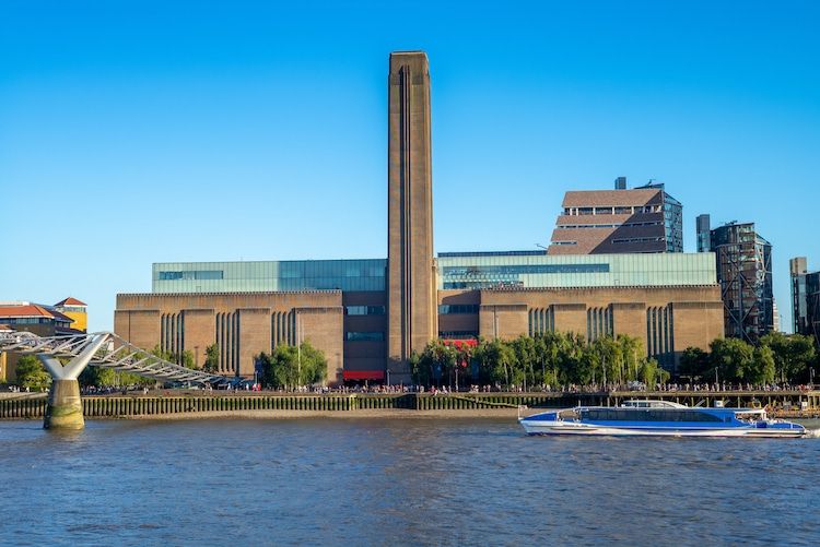 Tate modern menjadi salah satu museum paling ikonik