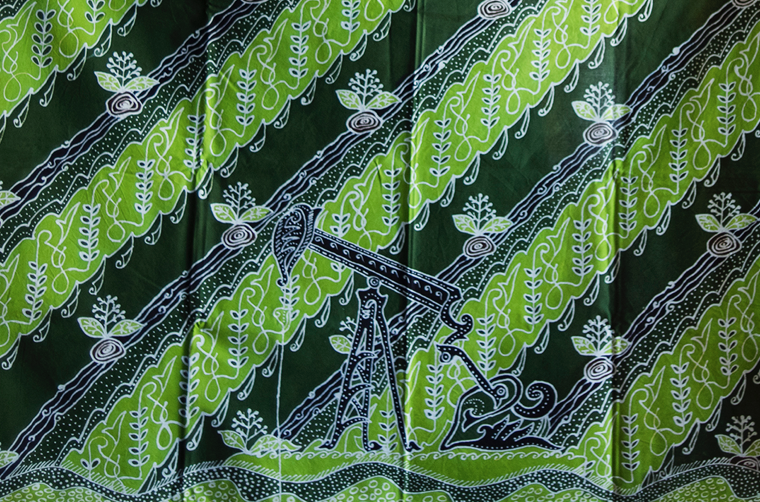 Batik motif pompa angguk.