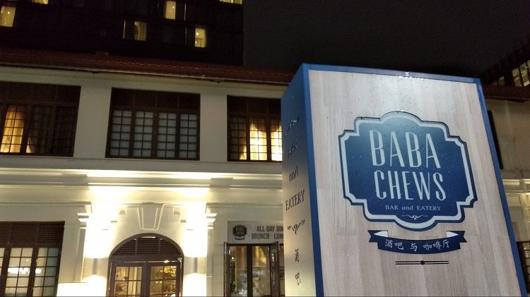 Baba Chews Bar and Eatery, sebuah tempat makan yang menyajikan masakan modern dan tradisional khas Peranakan.