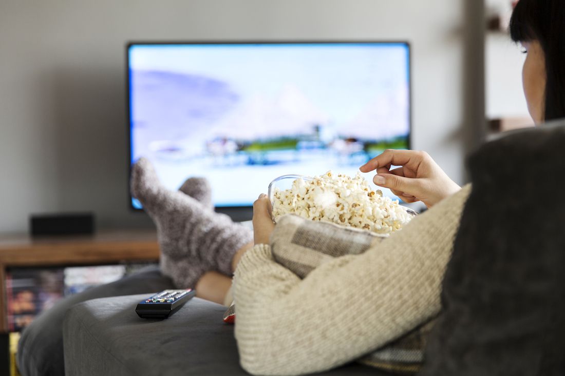 Menonton film bisa jadi kegiatan yang menyenangkan mengisi liburan akhir tahun