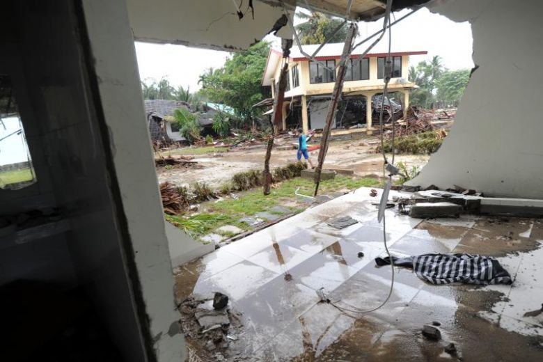 Foto foto Mutiara Carita Sebelum dan Setelah Diterjang Tsunami