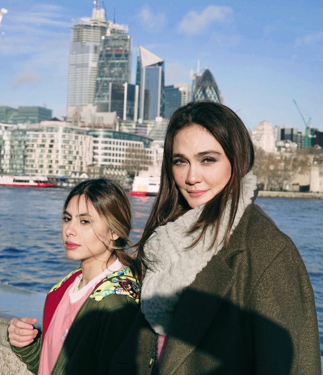 Liburan Akhir Tahun Luna Maya di London