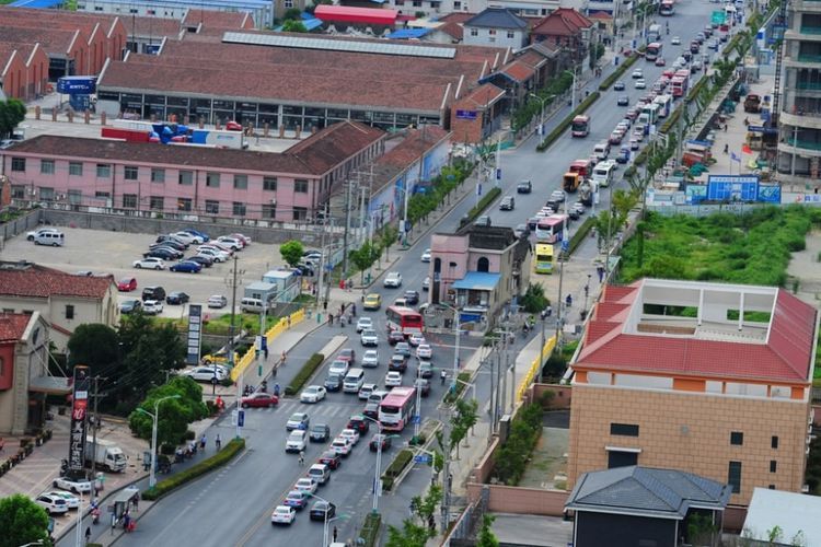  Kepadatan arus lalu lintas di sekitar rumah Zhang Xinguo.