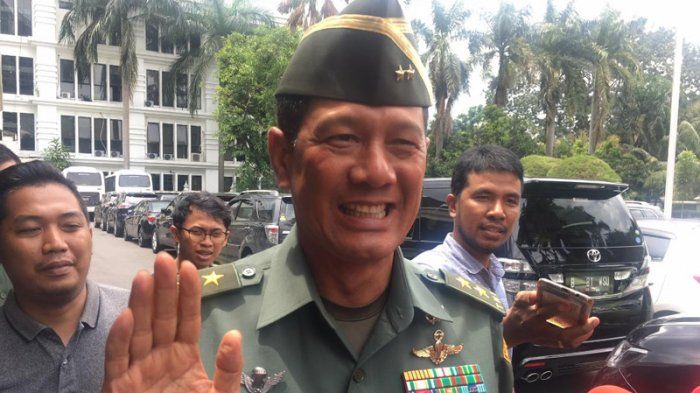 Letjen TNI Doni Monardo saat masih menjabat sebagai Panglima Komando Daerah Militer III/ Siliwangi dengan pangkat Mayjen.   