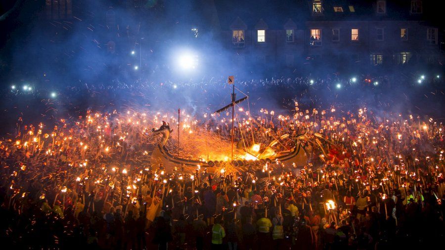 ritual pemakaman Raja Viking