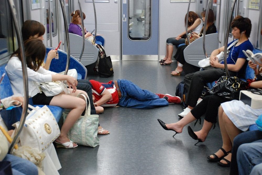 fenomena tidur siang di kantor Jepang