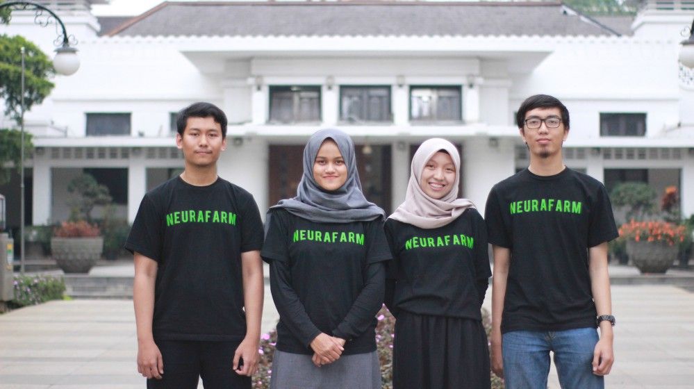 Neurafarm didirikan oleh Febi Agil Ifdillah (paling kiri) dan dimotori anak muda Bandung