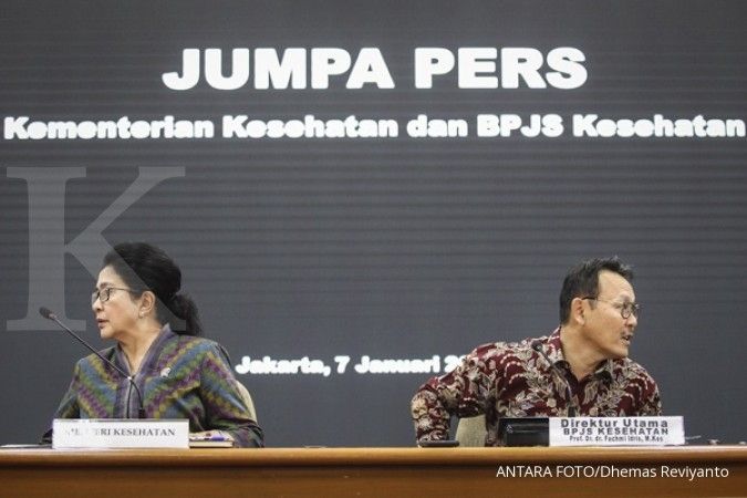 Menteri Kesehatan Nila Moeloek (kiri) bersama Dirut BPJS Kesehatan Fachmi Idris (kanan) bersiap meny