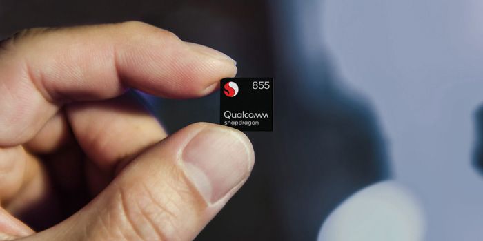 Snapdragon 855 pada perangkat reference mendapatkan total skor Antutu lebih kecil dibandingkan iPhon