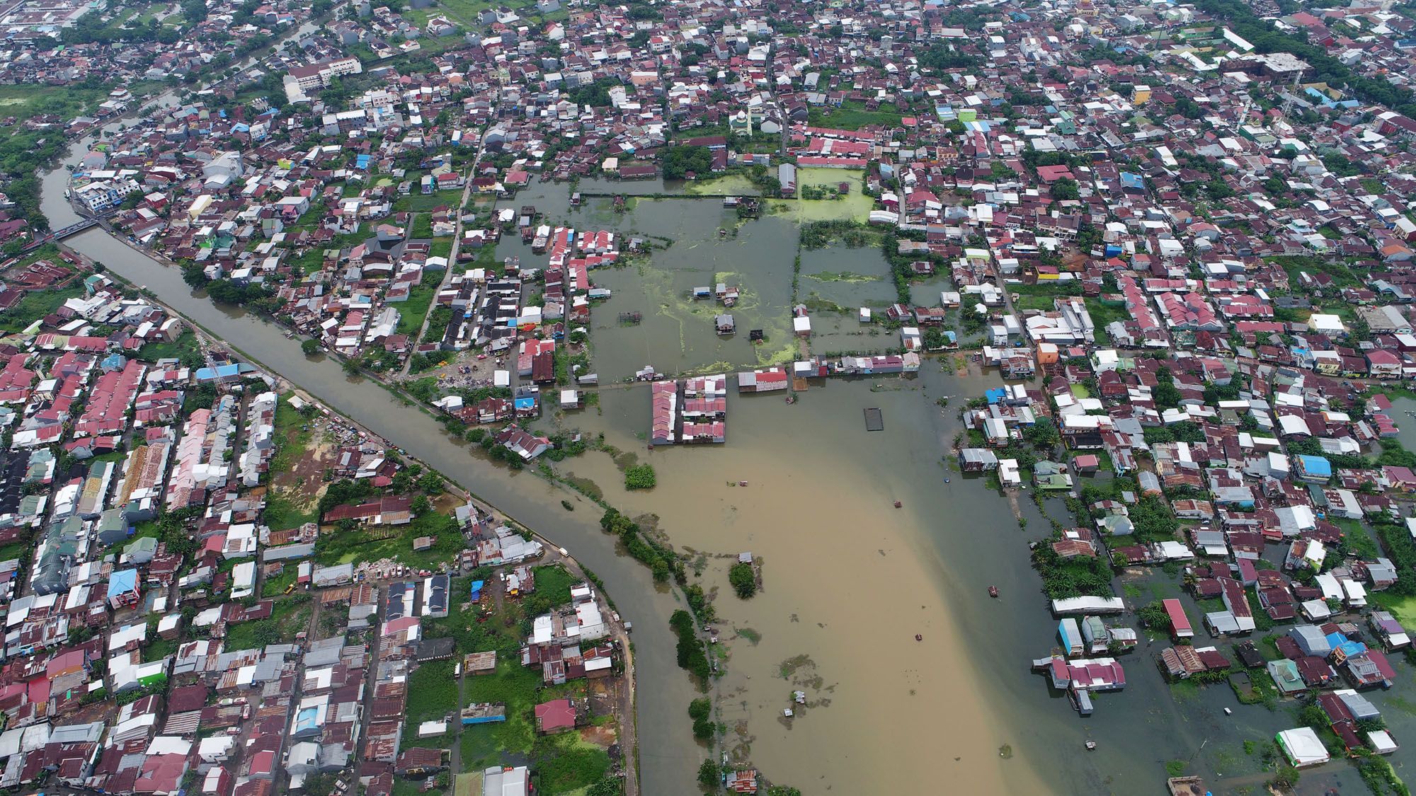 Kondisi Kelurahan Tamanggapa yang terkena banjir terekam dari atas menggunakan kamera Drone, Makassa