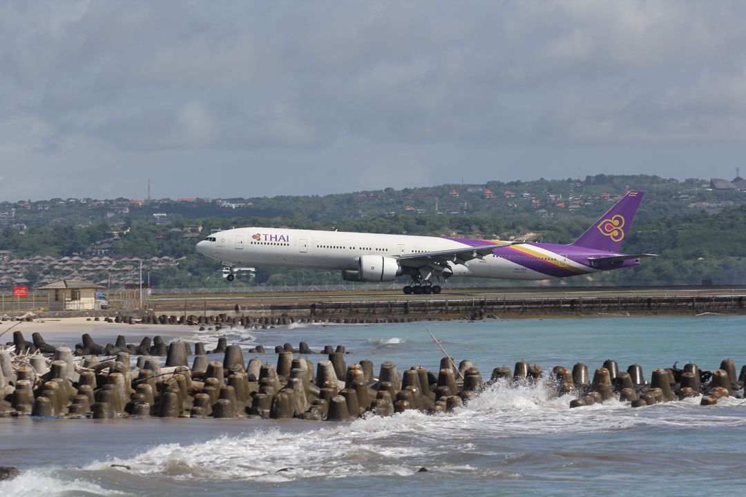 Thai Airways di Bandara Ngurah Rai Denpasar Bali