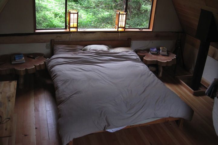 Area tempat tidur di lantai 2 kabin